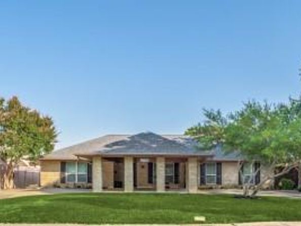 2719 N Surrey Drive , Carrollton Texas 75006