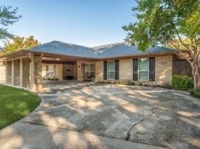 2719 N Surrey Drive , Carrollton Texas 75006