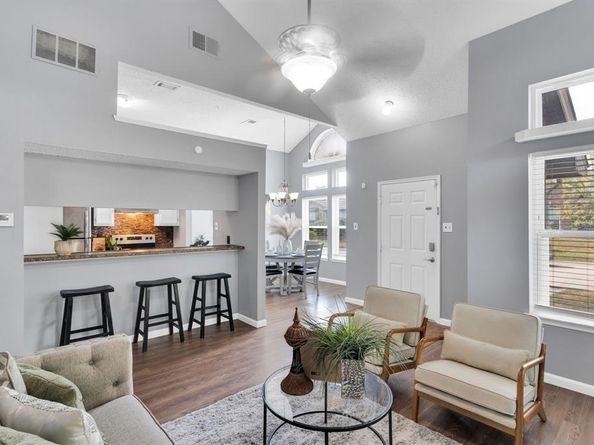6419  Valleybrooke Court , Arlington Texas 76001
