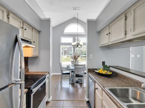 6419  Valleybrooke Court , Arlington Texas 76001