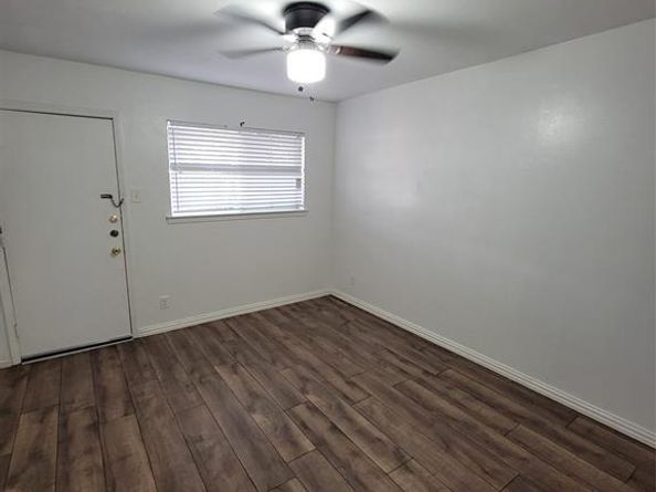 3520  Parkridge Drive  114, Dallas Texas 75234
