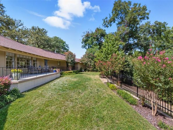 4237  Ranier Court , Fort Worth Texas 76109