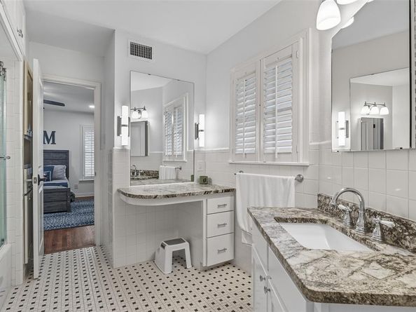 4237  Ranier Court , Fort Worth Texas 76109