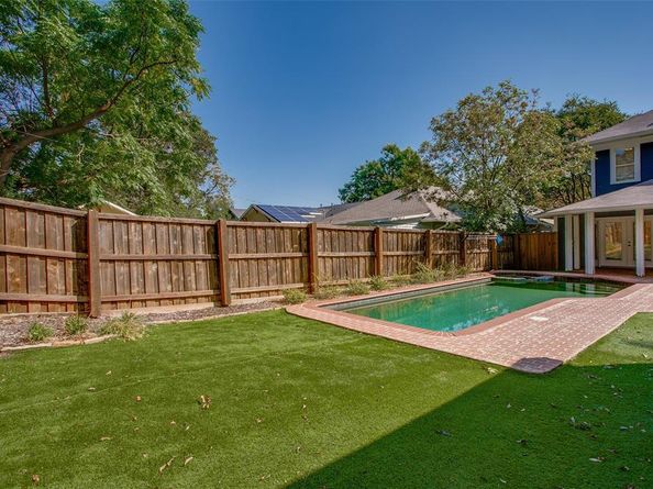 219 N Willomet Avenue , Dallas Texas 75208