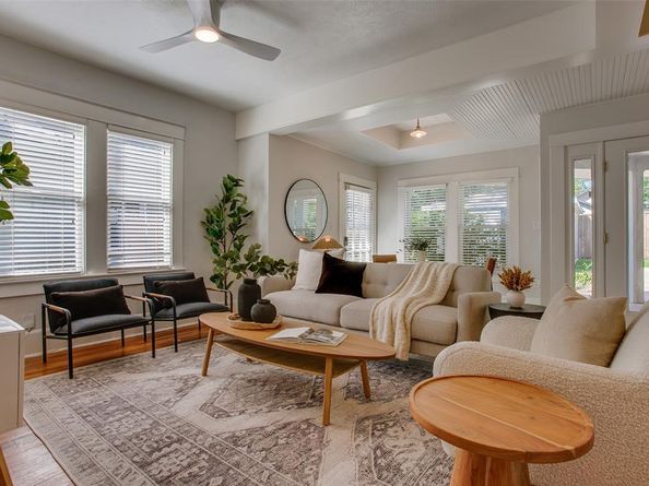 219 N Willomet Avenue , Dallas Texas 75208