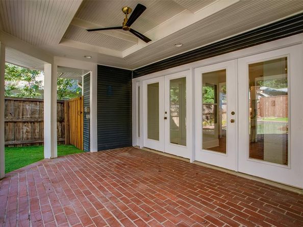219 N Willomet Avenue , Dallas Texas 75208
