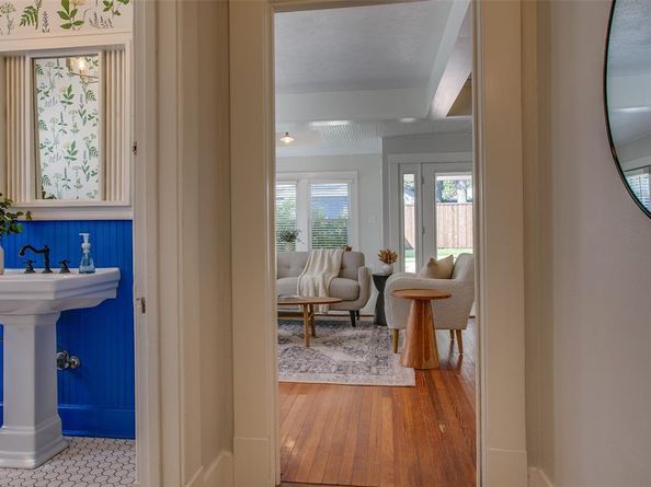 219 N Willomet Avenue , Dallas Texas 75208