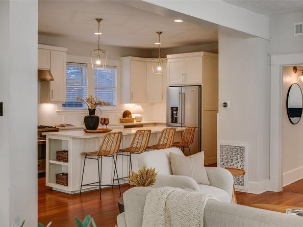 219 N Willomet Avenue , Dallas Texas 75208