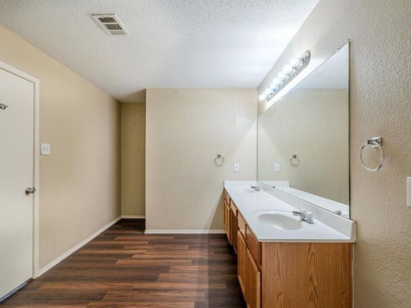 3312  Silver Creek Drive , Mesquite Texas 75181