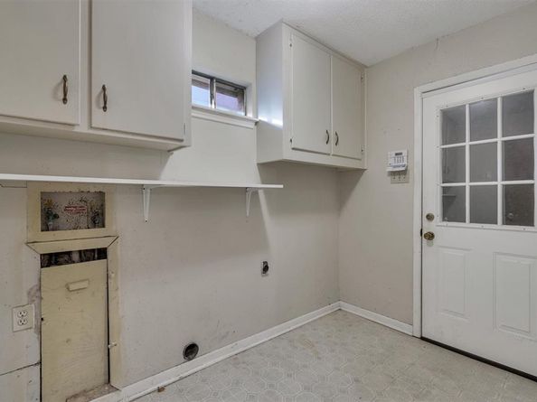 3607  HALIFAX Drive , Arlington Texas 76013