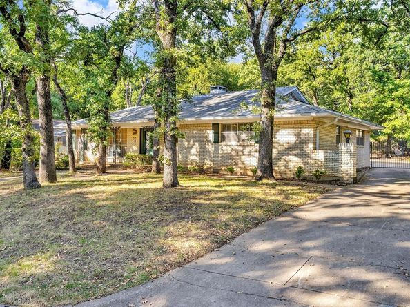 3607  HALIFAX Drive , Arlington Texas 76013