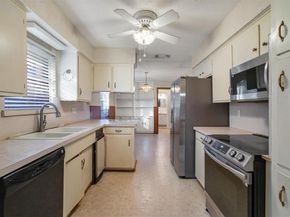 3607  HALIFAX Drive , Arlington Texas 76013