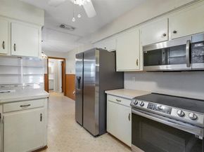3607  HALIFAX Drive , Arlington Texas 76013