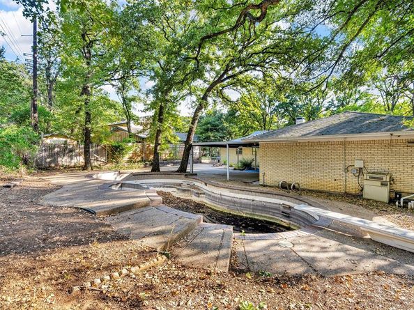 3607  HALIFAX Drive , Arlington Texas 76013