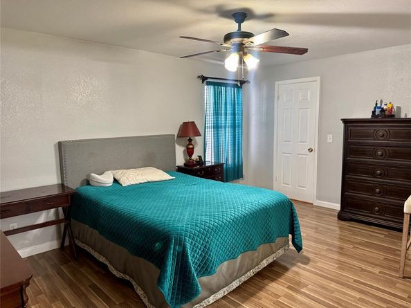 2320  Village Way , Dallas Texas 75216