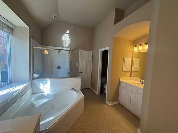 5045  Toftrees Drive , Arlington Texas 76016