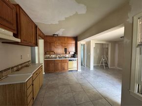 1301  Sharondale Street , Fort Worth Texas 76115