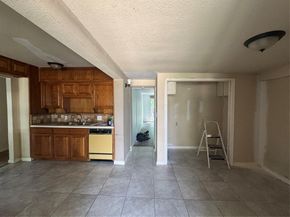 1301  Sharondale Street , Fort Worth Texas 76115