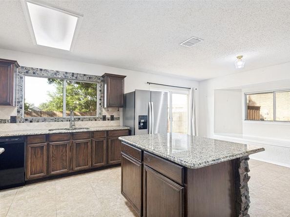 2824  Custer Drive , Corinth Texas 76210
