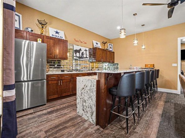 505 S Bluegrove Road , Lancaster Texas 75146