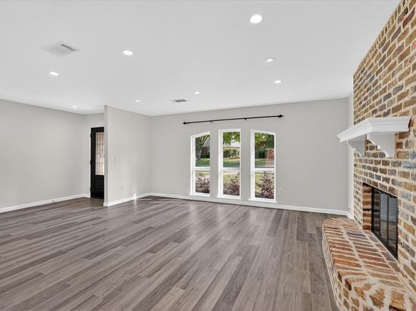 1402  Country Lane , Allen Texas 75002