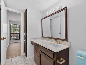 8560  Park Lane  133, Dallas Texas 75231