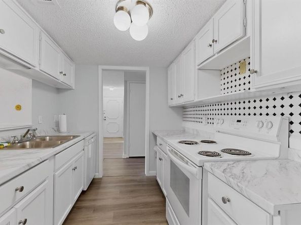 8560  Park Lane  133, Dallas Texas 75231