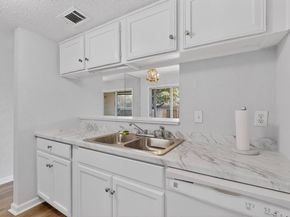 8560  Park Lane  133, Dallas Texas 75231