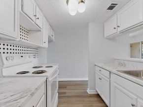 8560  Park Lane  133, Dallas Texas 75231