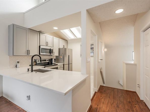17490  Meandering Way  1709, Dallas Texas 75252