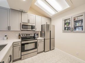 17490  Meandering Way  1709, Dallas Texas 75252