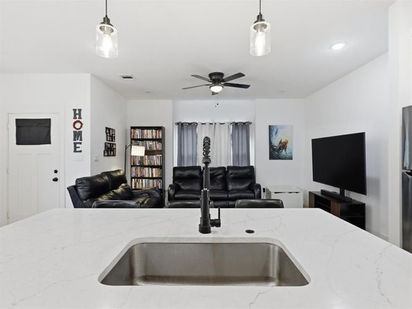 4621  Mccart Avenue , Fort Worth Texas 76115