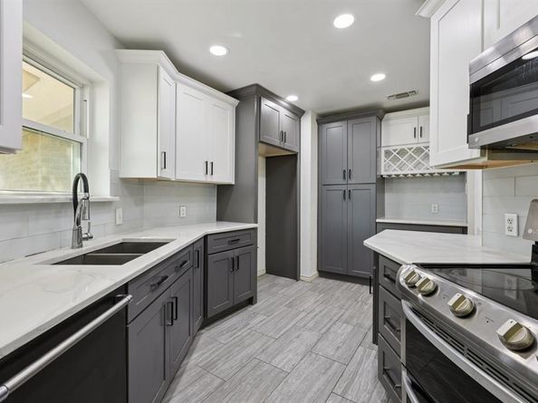 2417  Meadow Court , Bedford Texas 76021