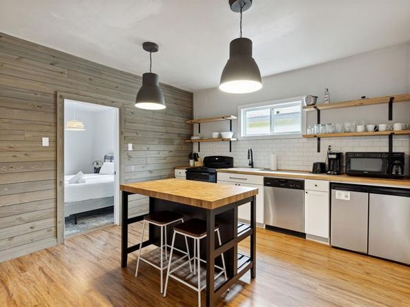 5346  Ash Lane , Dallas Texas 75223