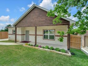 3105 N Pecan Street , Fort Worth Texas 76106