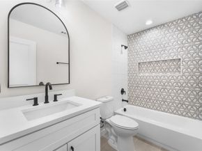 2434  Iroquois Street , Dallas Texas 75212