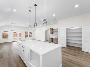 2434  Iroquois Street , Dallas Texas 75212