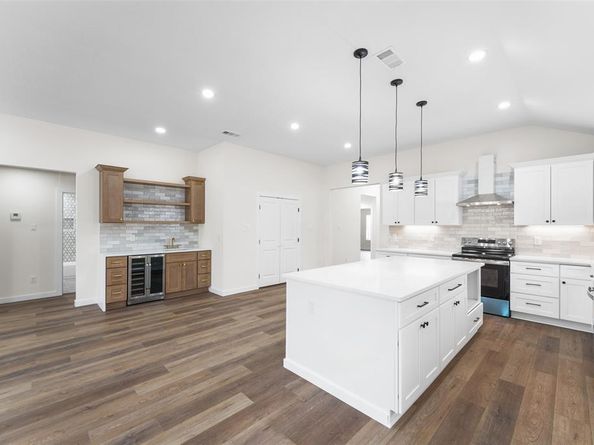 2434  Iroquois Street , Dallas Texas 75212