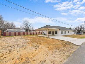 2434  Iroquois Street , Dallas Texas 75212