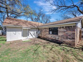 821  Timberoaks Drive , Azle Texas 76020