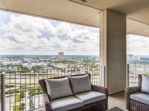 1717  Arts Plaza  1808, Dallas Texas 75201