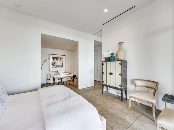 1717  Arts Plaza  1808, Dallas Texas 75201