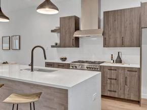 3612  San Jacinto   107, Dallas Texas 75204