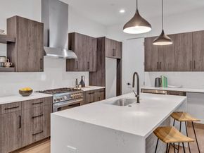 3612  San Jacinto   107, Dallas Texas 75204