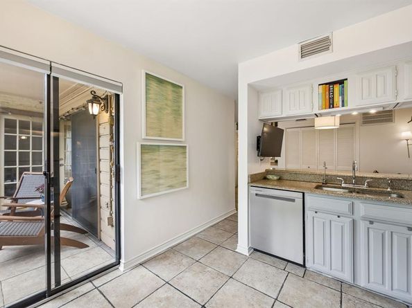 7640 W Greenway Boulevard  6E, Dallas Texas 75209