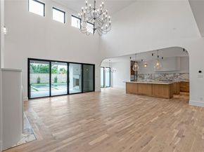 5510  Del Roy Drive , Dallas Texas 75230