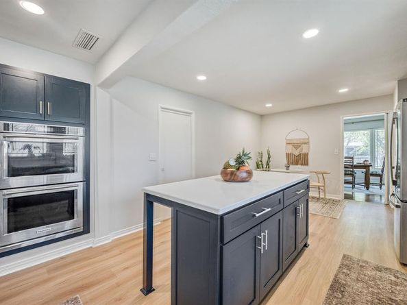 2801  5th Avenue , Fort Worth Texas 76110