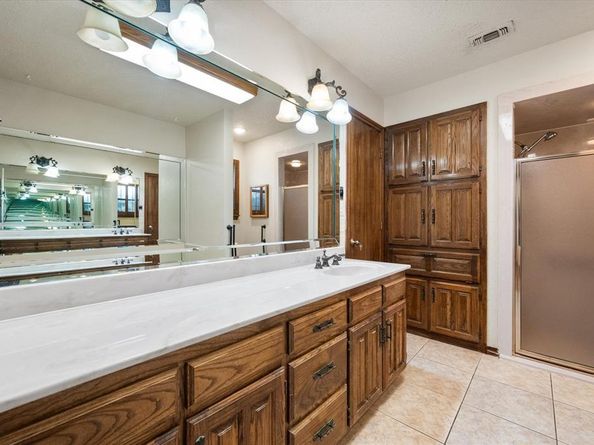 1014  Kingston Drive , Mansfield Texas 76063