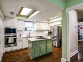 9432  Blue Jay Way , Irving Texas 75063