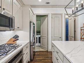 2705  Welborn Street , Dallas Texas 75219